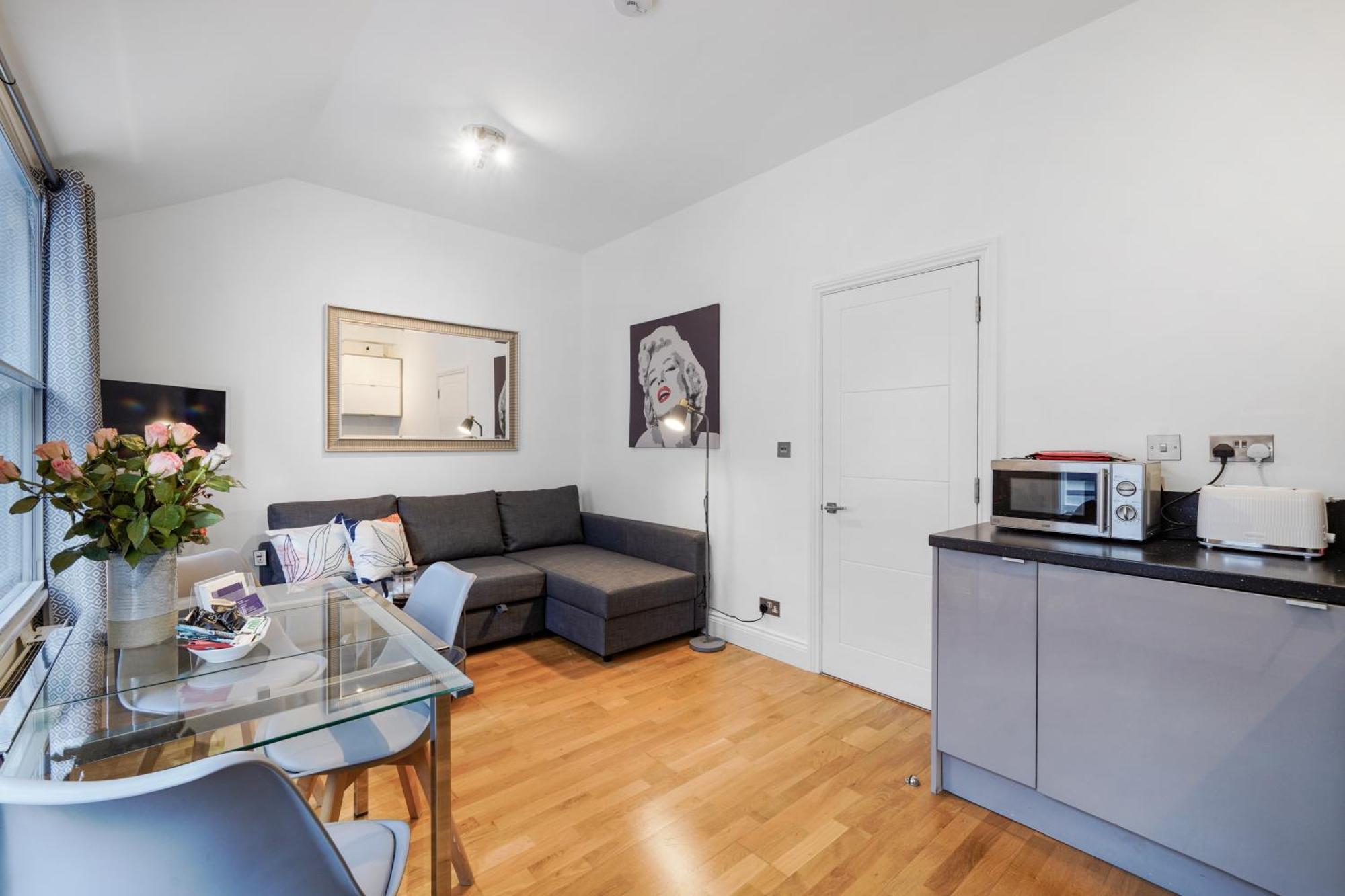 Apt 4, Soho Apartments 2Nd Floor By Indigo Flats 런던 외부 사진